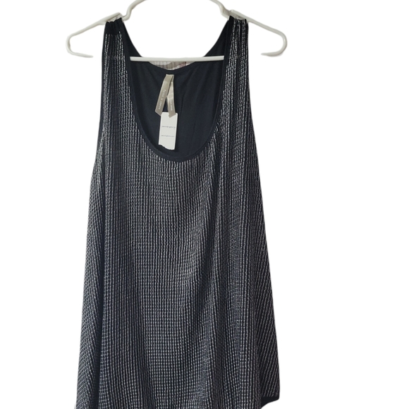 Ladies top - Picture 1 of 2